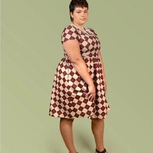 NWT Tuesday of California Dagger Dress in Saltine Argyle, 2X